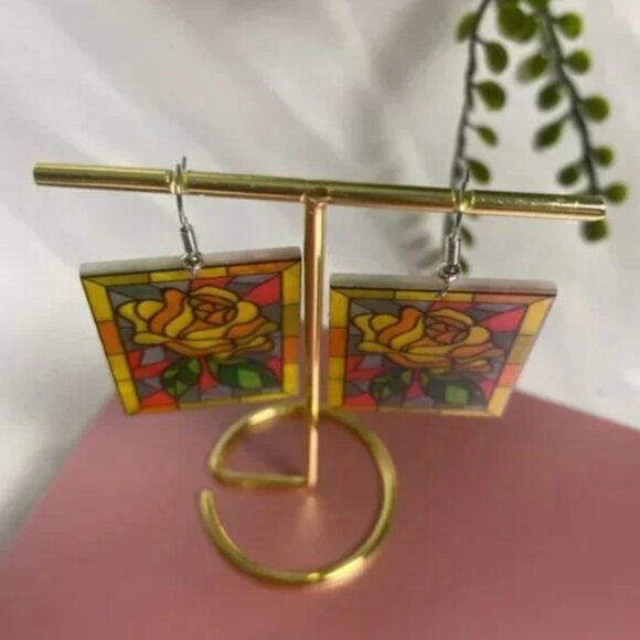 ⭐️❤️FREE Window Stained Glass Tapestry Floral Chic Glam Art Artsy Drop Earrings - Picture 3 of 5